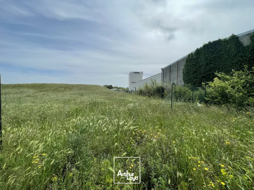 À VENDRE - Terrain avec excellente visibilité - Secteur ZI Périgord / Le Pontet Nord (Avignon)
