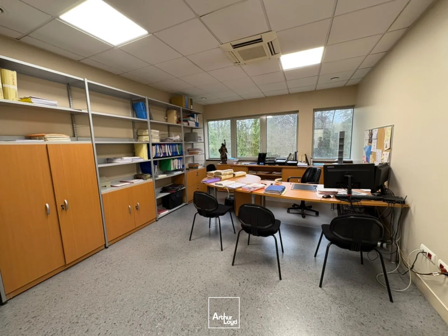 A LOUER BUREAUX 488 M2 AGNETZ