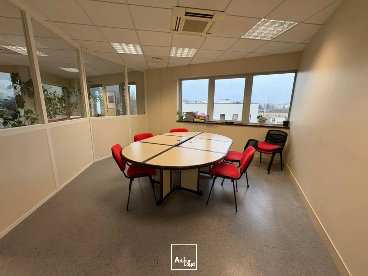 A LOUER BUREAUX 488 M2 AGNETZ