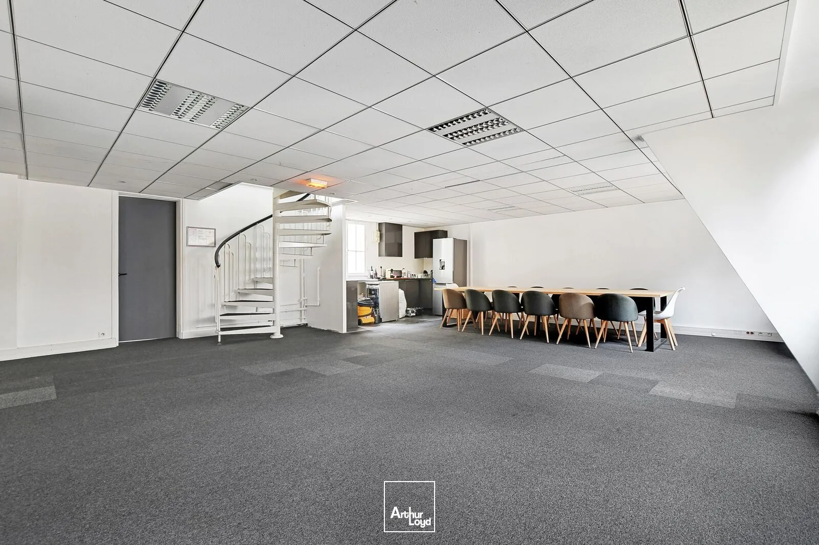 Bureaux à louer à PARIS 75017