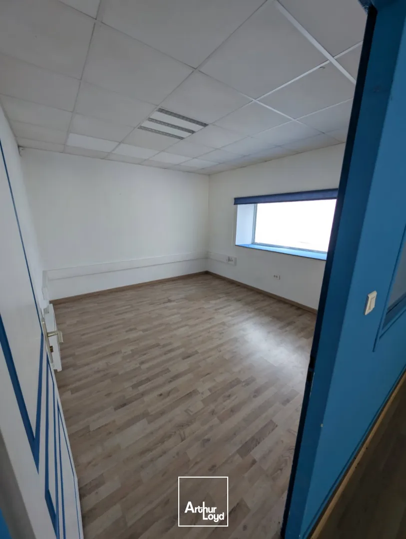 Location local commercial avec parking surface 189 m2 Trith-Saint-Léger