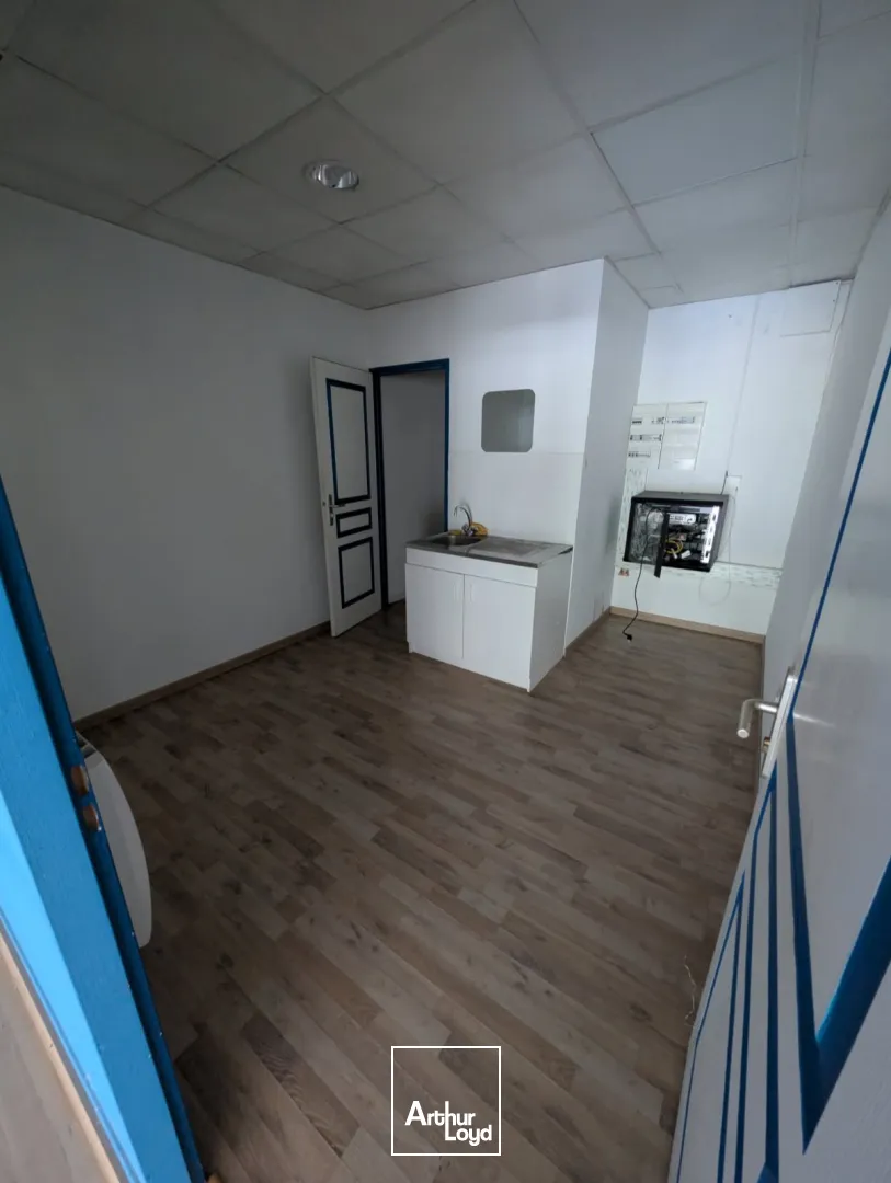 Location local commercial avec parking surface 189 m2 Trith-Saint-Léger