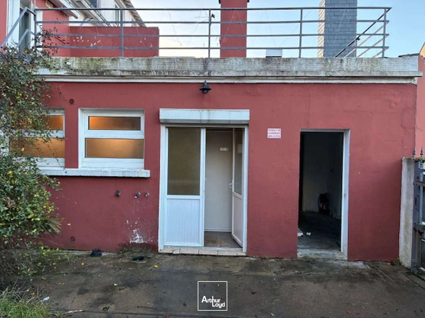 LOCATION LOCAL COMMERCIAL 75 M2-SAINT NAZAIRE