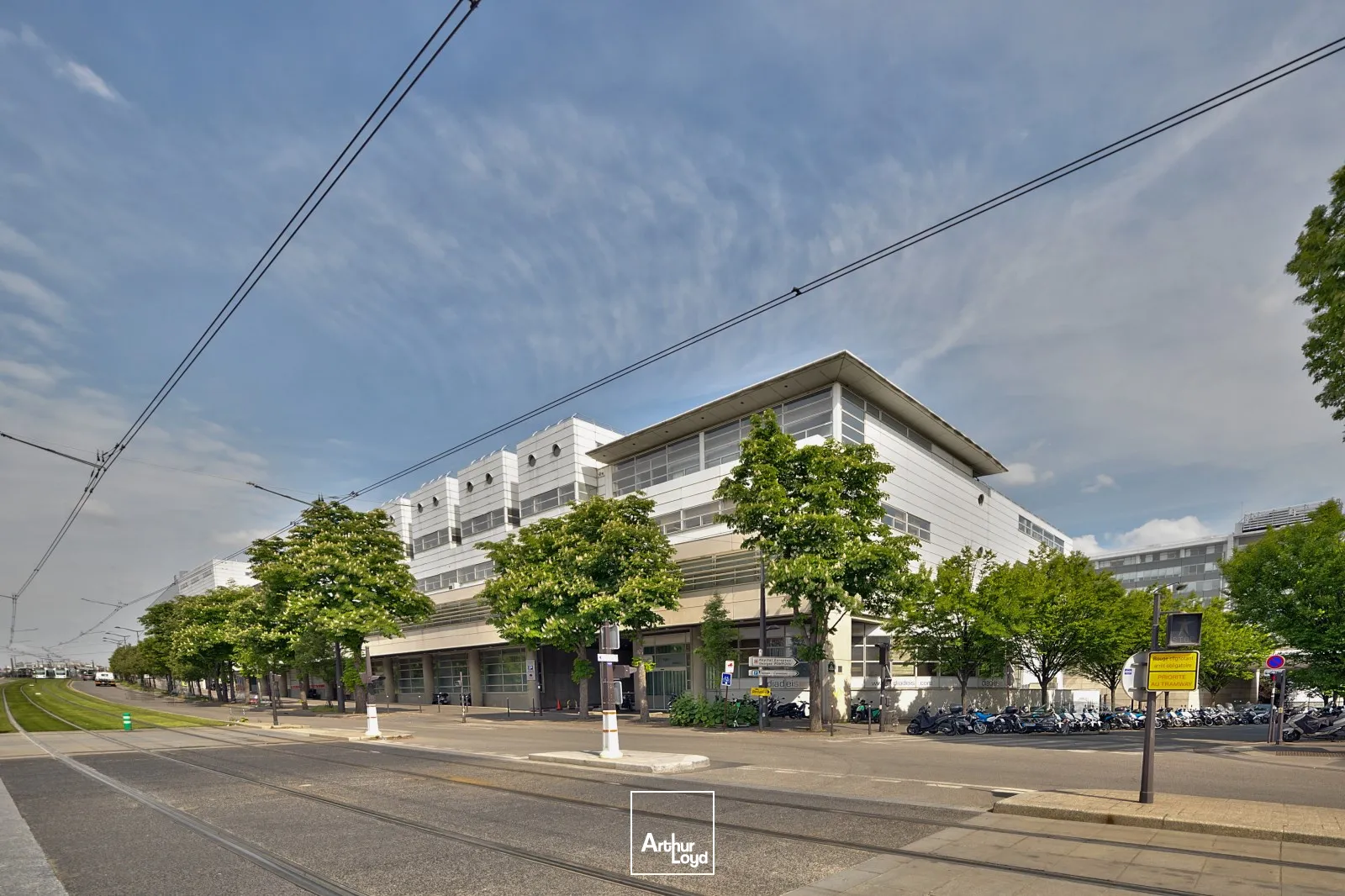 Locaux d'activité & Entrepôts - Location - PARIS - 75015 - 245.34-4186.68 - 7614415