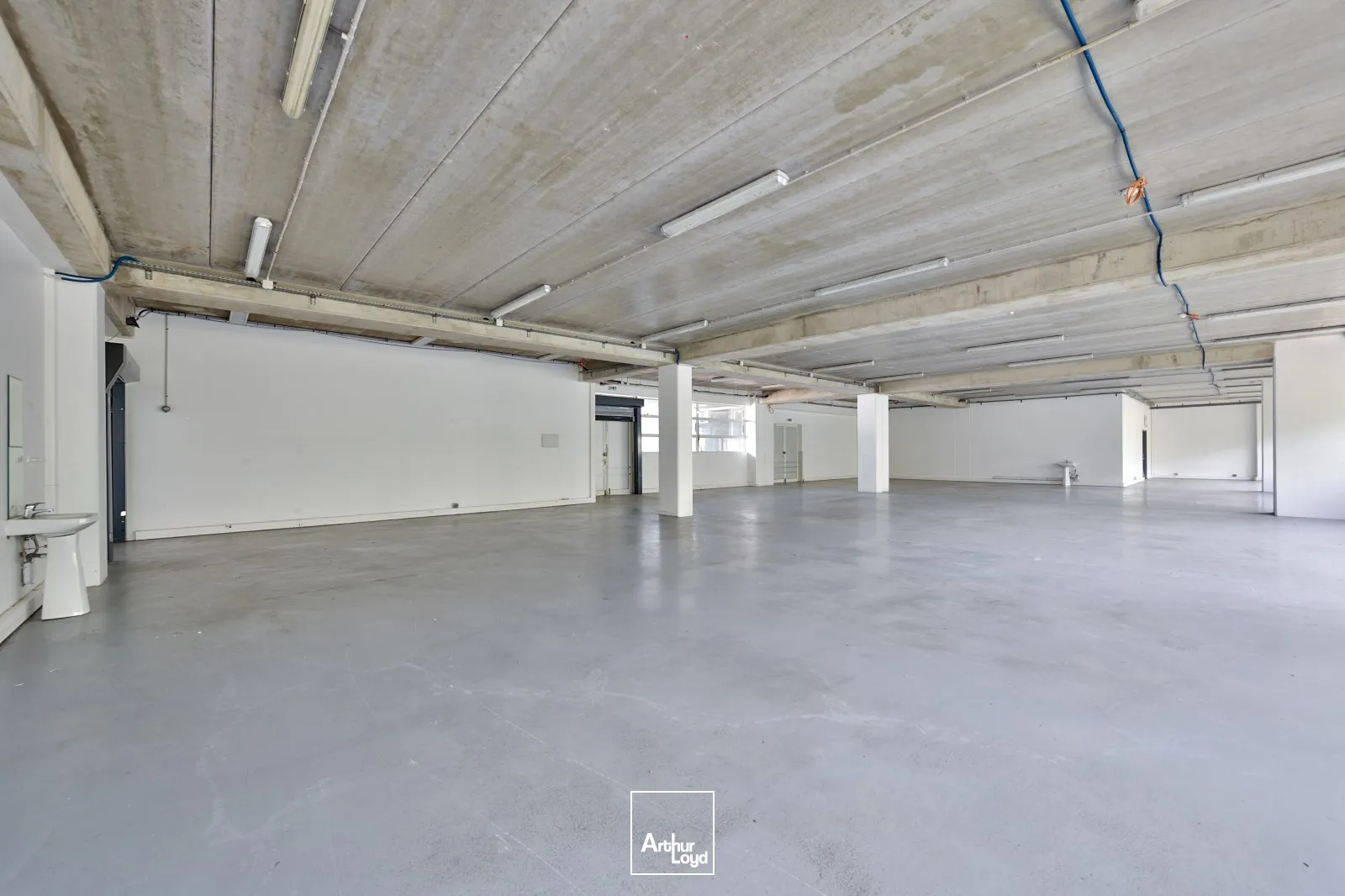 Locaux d'activité & Entrepôts - Location - PARIS - 75015 - 245.34-4186.68 - 7614418