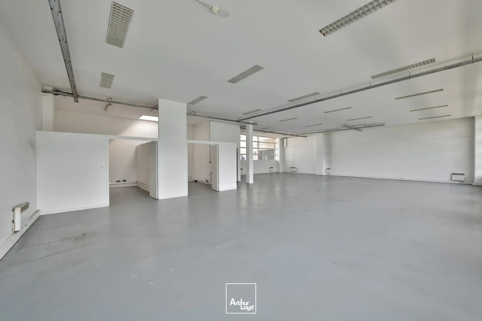 Locaux d'activité & Entrepôts - Location - PARIS - 75015 - 245.34-4186.68 - 7614420