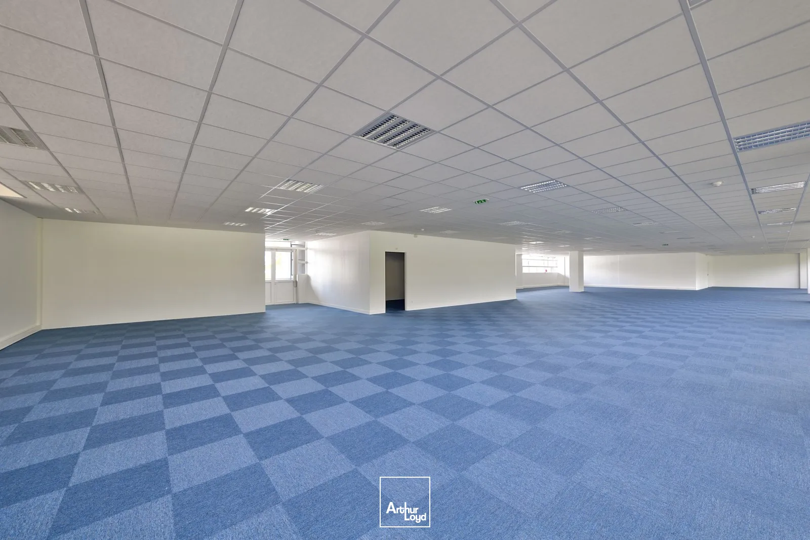 Locaux d'activité & Entrepôts - Location - PARIS - 75015 - 245.34-4186.68 - 7614421