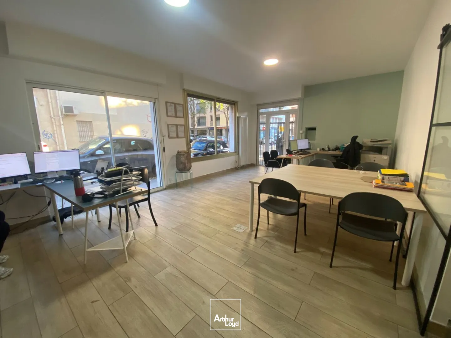 Locaux commerciaux à louer à MARSEILLE 13006