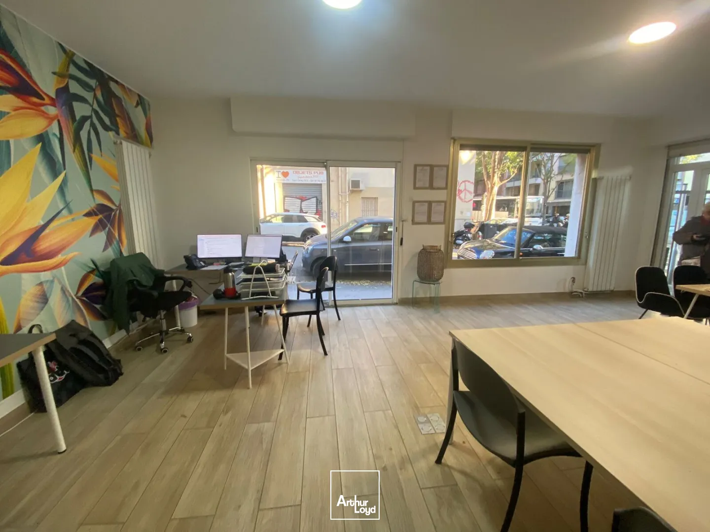 Locaux commerciaux à louer à MARSEILLE 13006