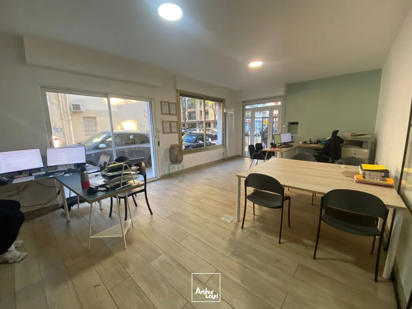 Locaux commerciaux à louer à MARSEILLE 13006