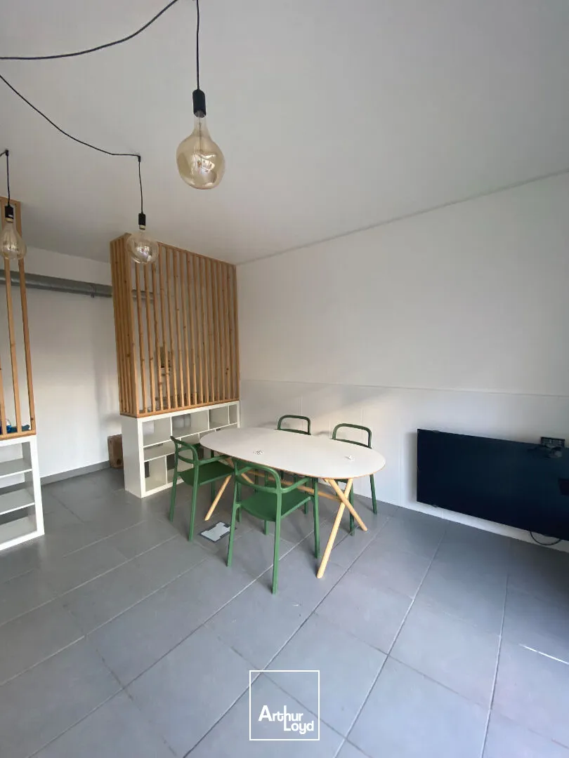 Bureau à louer 30 m² Centre historique Proximité Vieux Port La Rochelle