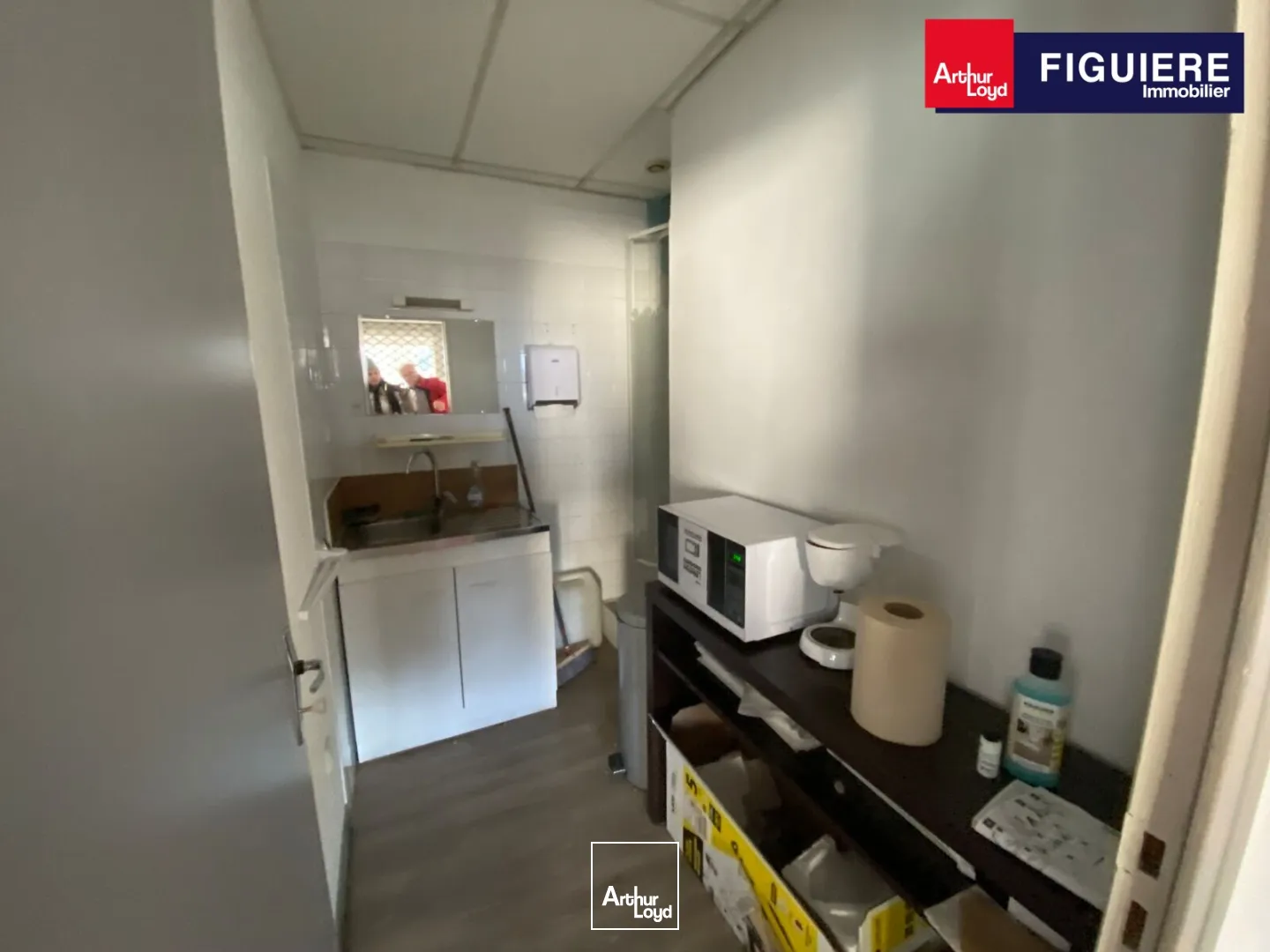 Bureaux - Location - SALON DE PROVENCE - 13300 - 74.82-221.37 - 7614863