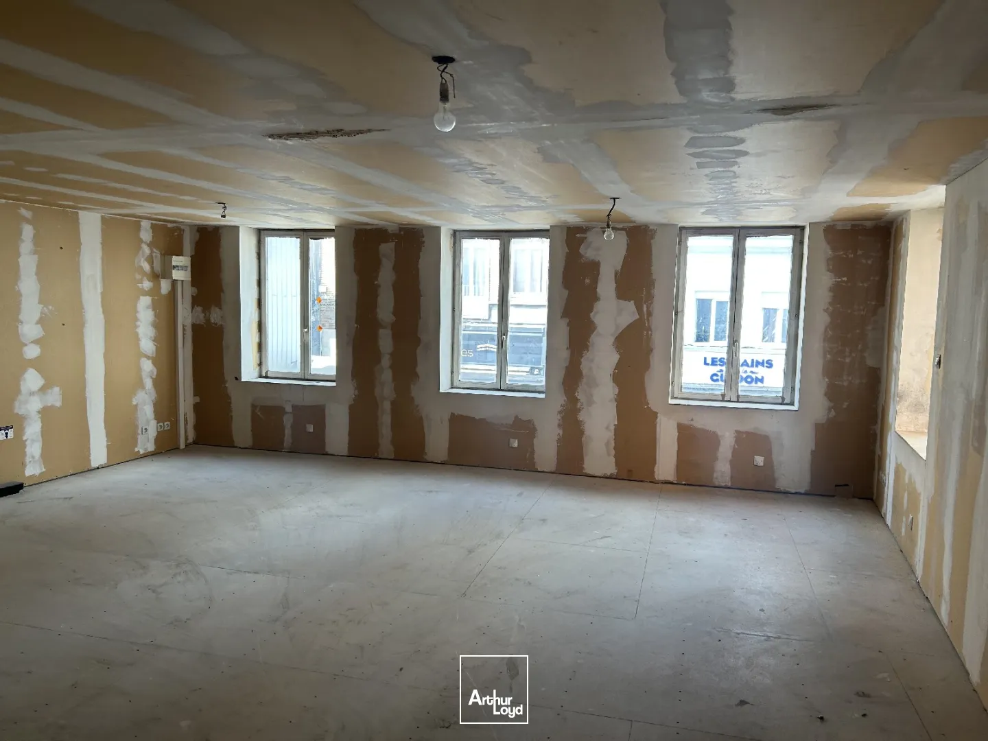 Locaux commerciaux - Location - LILLE - 59000 - 90-265 - 7615359