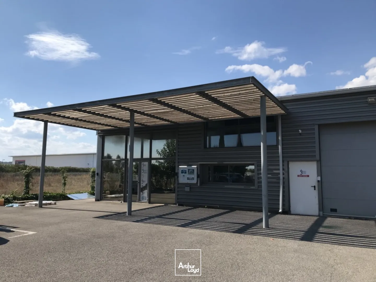Bureaux - Location - GALLARGUES LE MONTUEUX - 30660 - 16.05-16.05 - 7616080