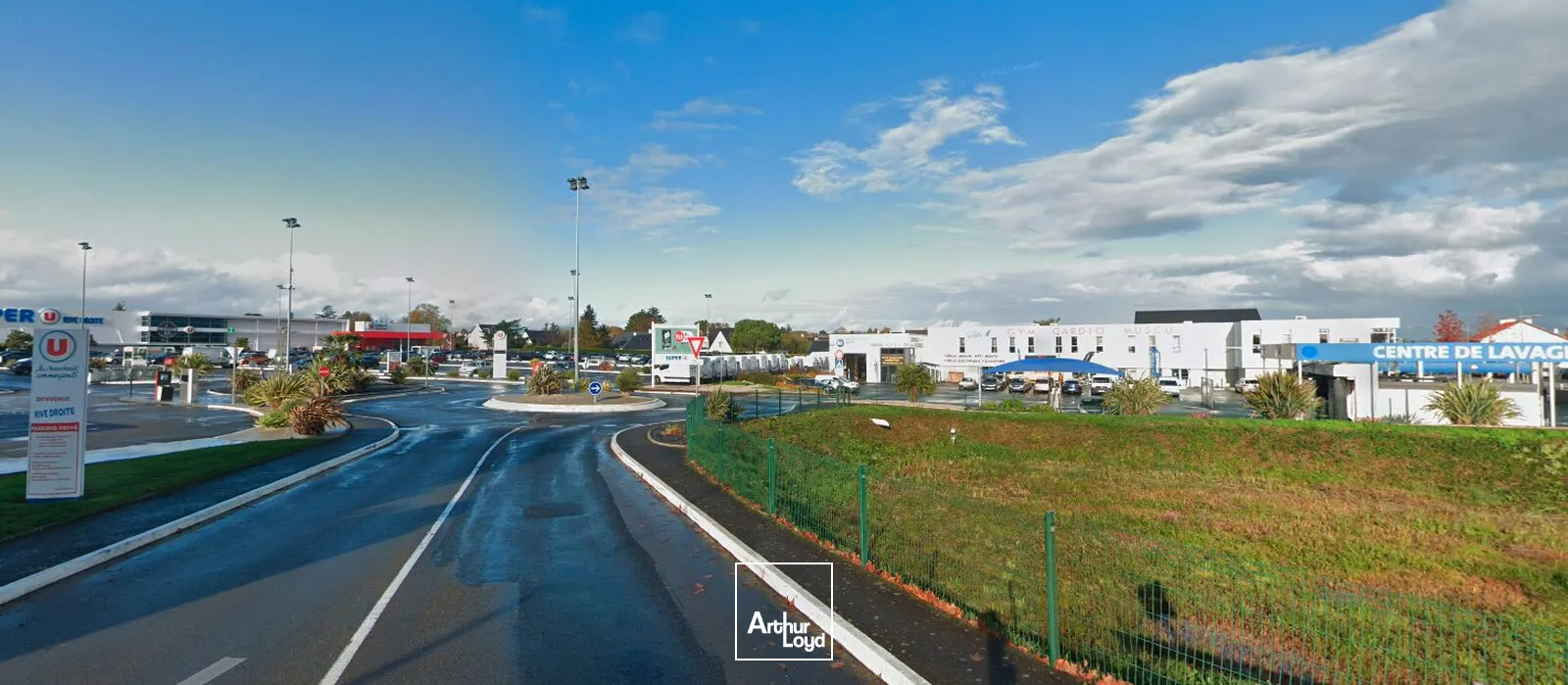 Locaux commerciaux - Location - THOUARE SUR LOIRE - 44470 - 245-245 - 7616181