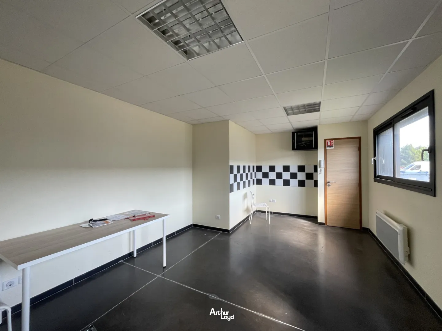 Locaux d'activité & Entrepôts - Location - LE VIEIL EVREUX - 27930 - 271-271 - 7616261