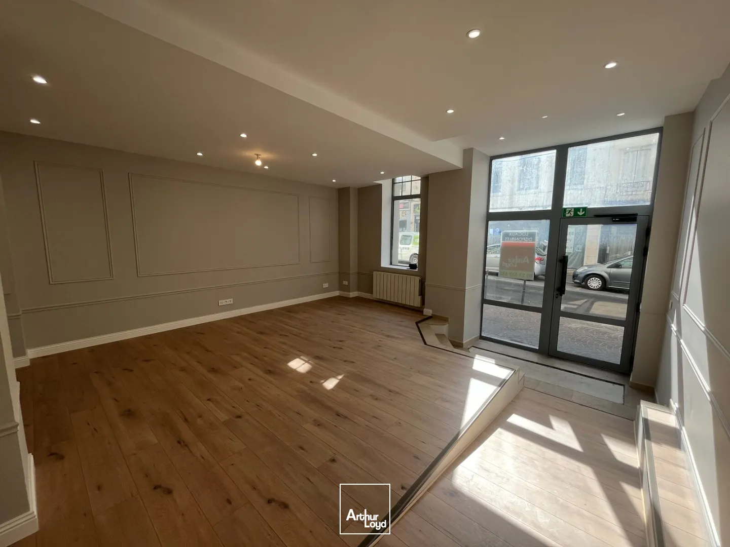 Locaux commerciaux - Location - SAINT QUENTIN - 02100 - 64-64 - 7616875