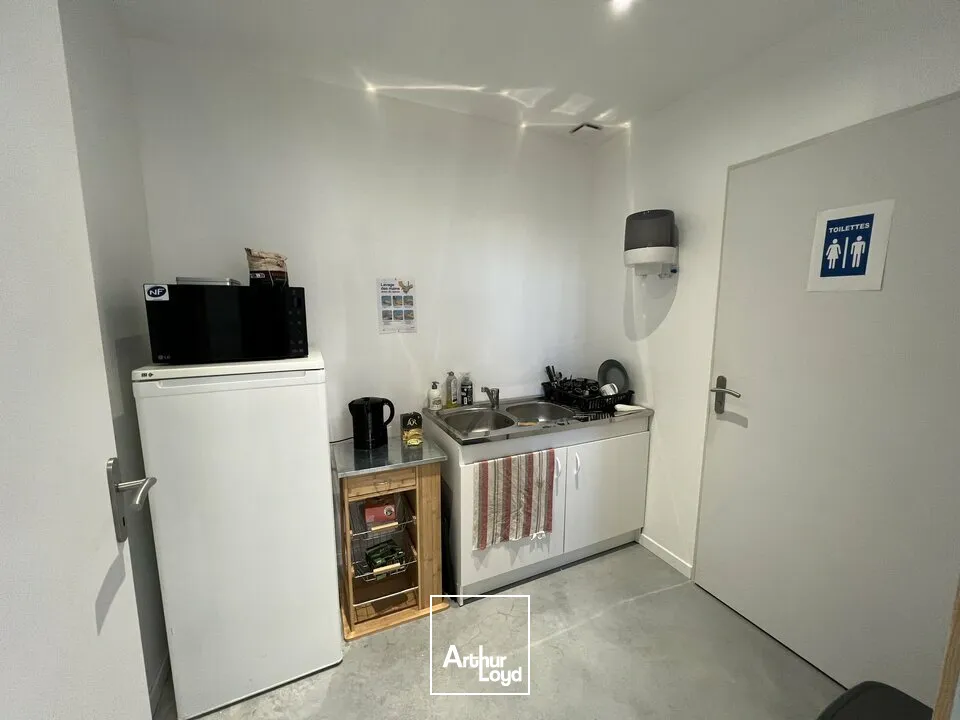 Locaux d'activité & Entrepôts - Location - GENSAC-LA-PALLUE - 16130 - 210-210 - 7616905