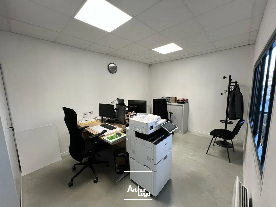 Locaux d'activité & Entrepôts - Location - GENSAC-LA-PALLUE - 16130 - 210-210 - 7616902