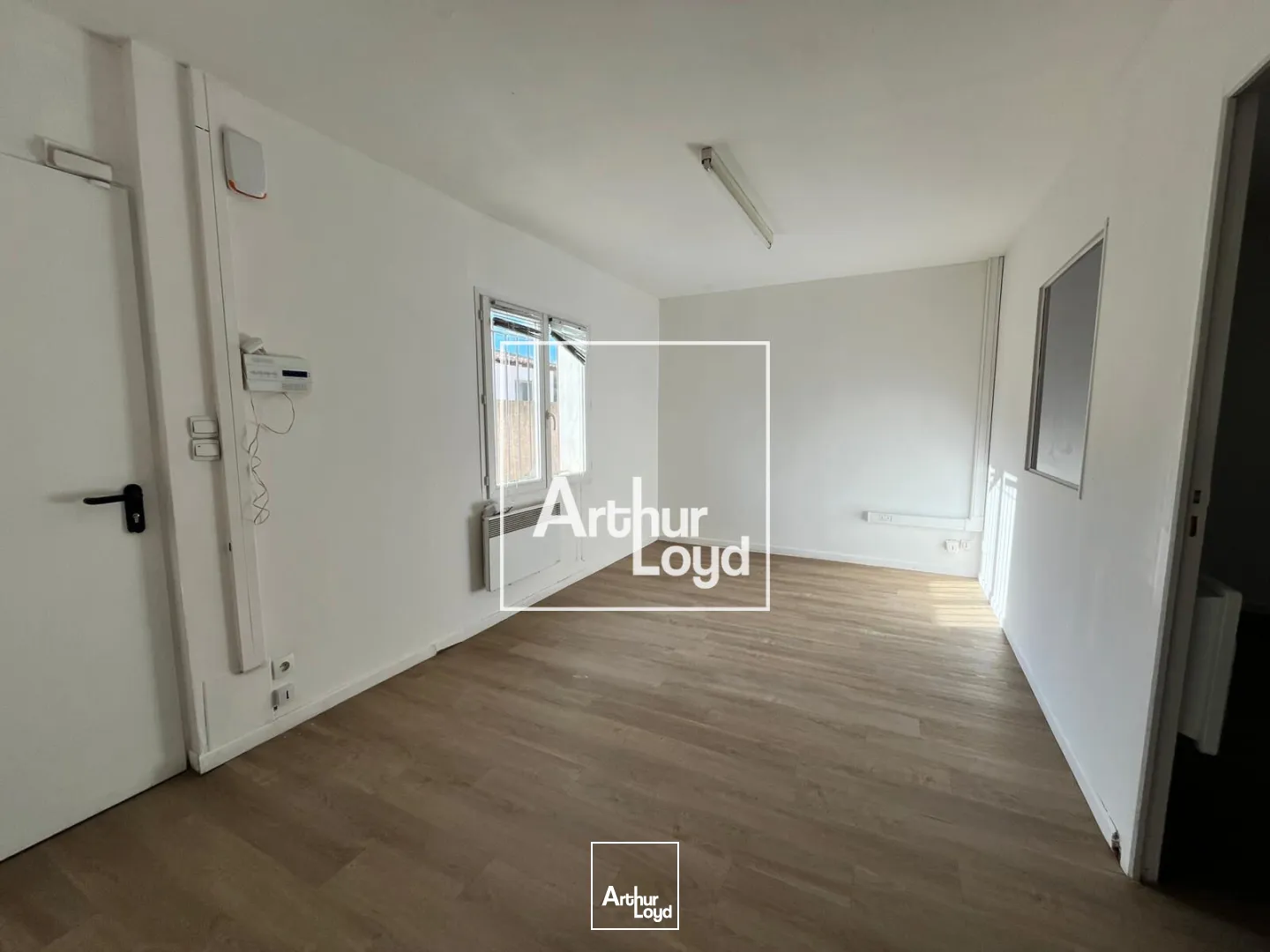 Locaux d'activité & Entrepôts - Location - LUNEL - 34400 - 133-133 - 7616953