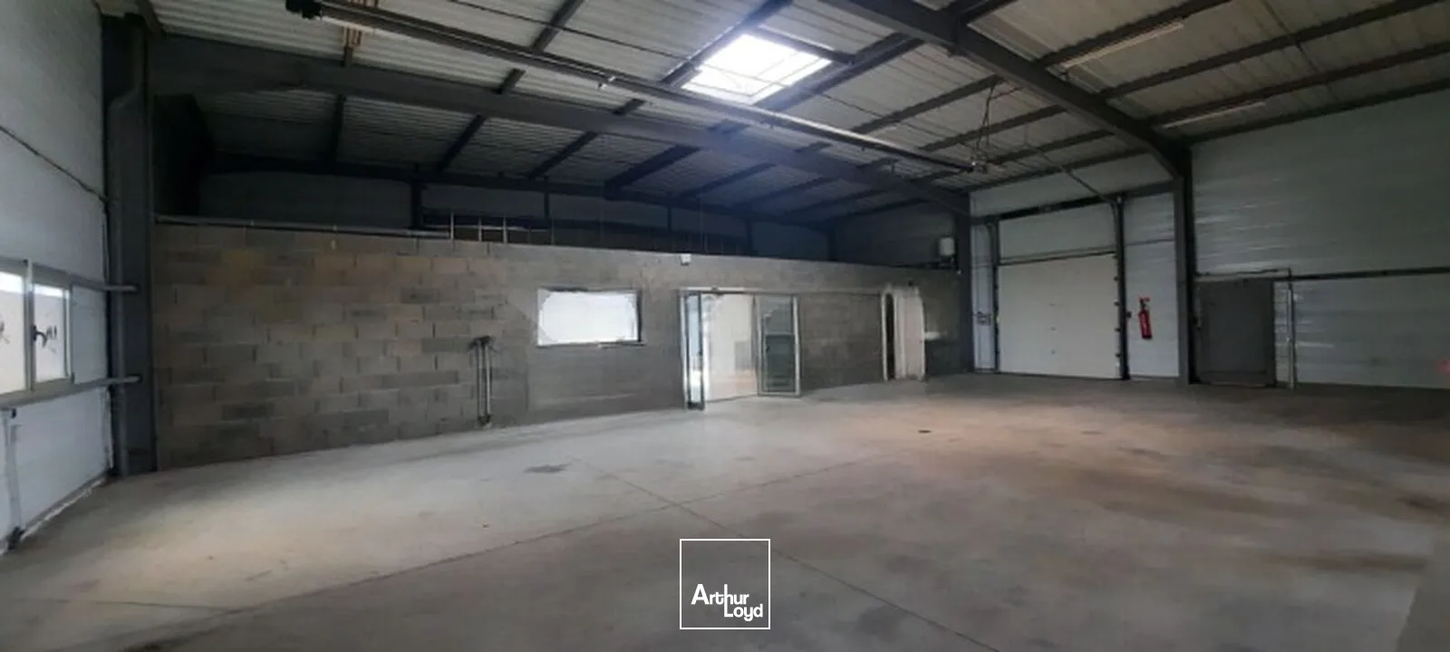 Locaux d'activité & Entrepôts - Vente - BOEN SUR LIGNON - 42130 - 583-583 - 7617044