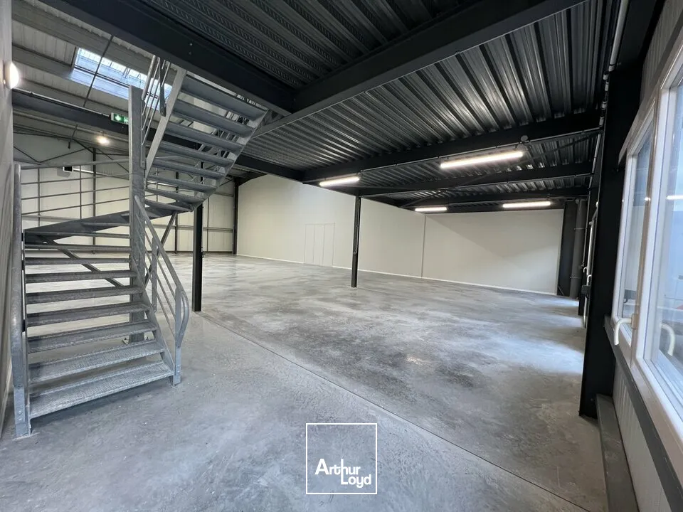 Locaux d'activité & Entrepôts - Location - MONTIVILLIERS - 76290 - 556-556 - 7617502