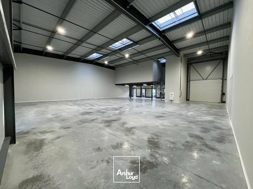 Locaux d'activité & Entrepôts - Location - MONTIVILLIERS - 76290 - 556-556 - 7617504