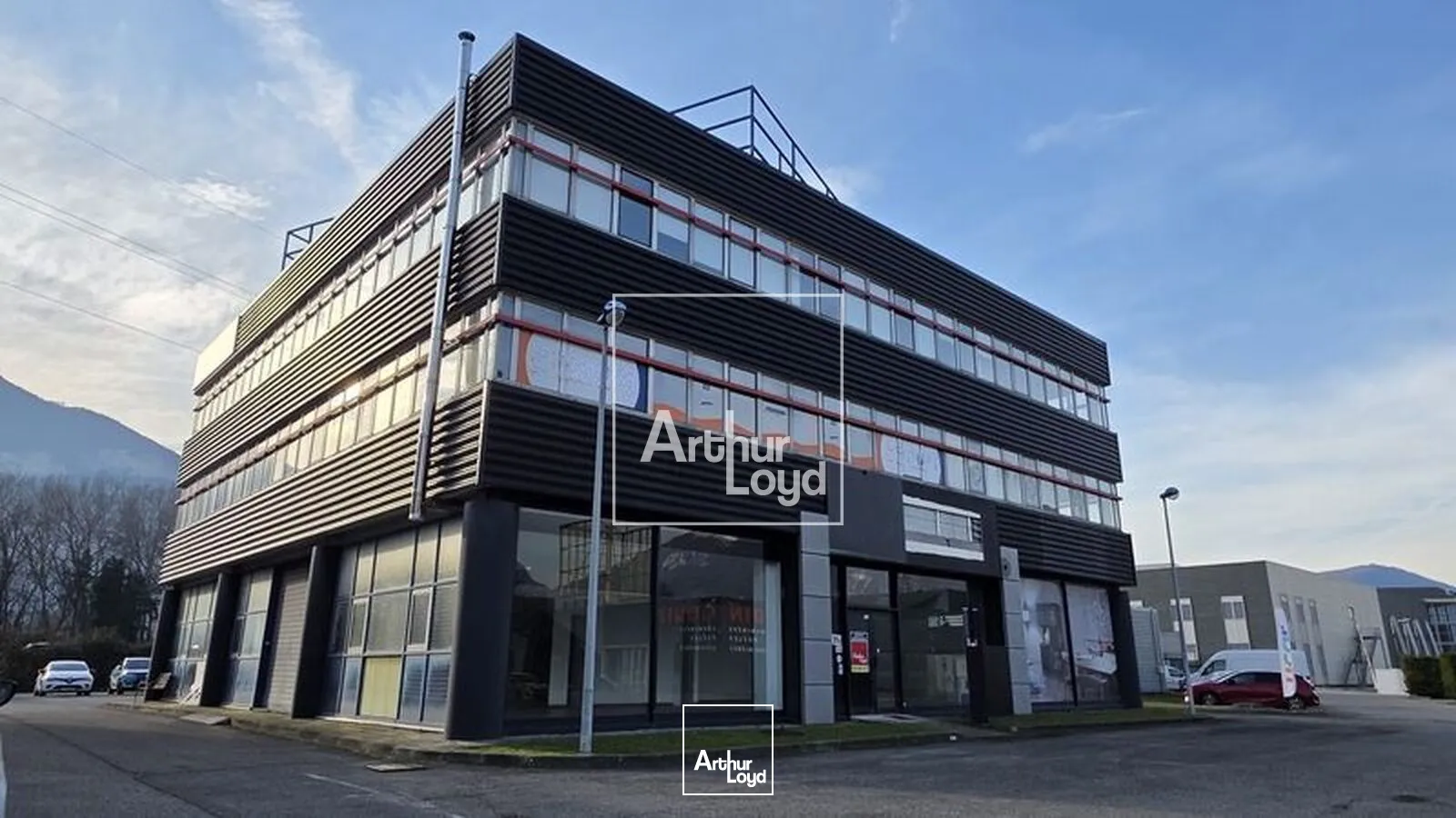 Locaux commerciaux - Location - SAINT EGREVE - 38120 - 245-245 - 7618705