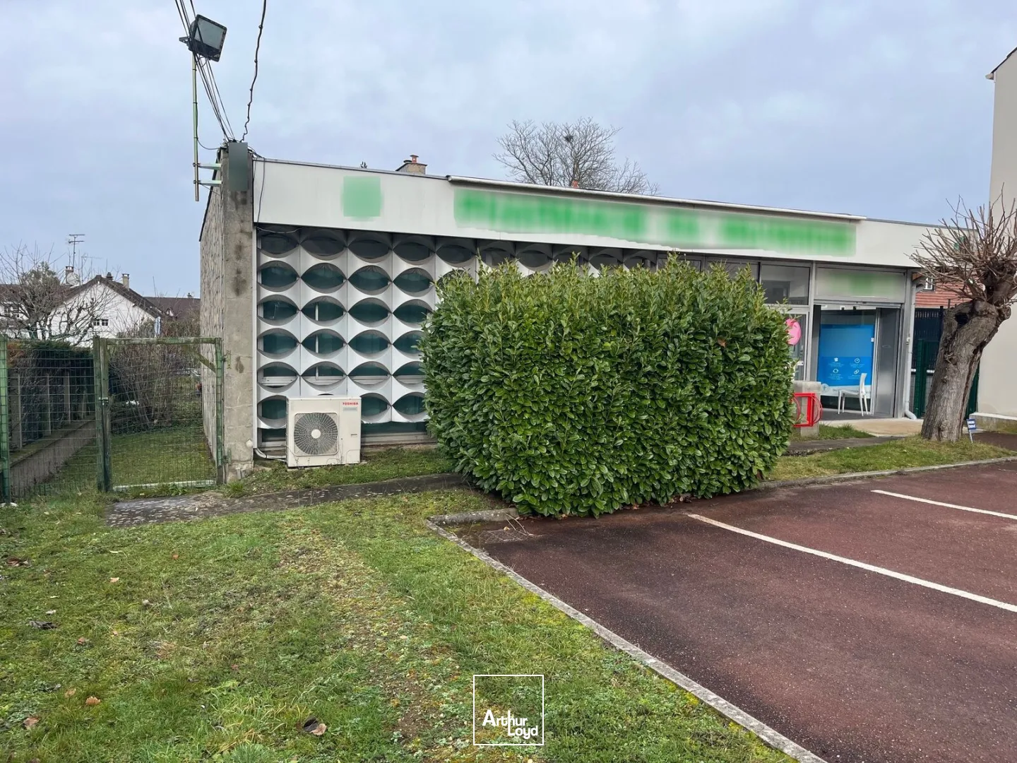 Locaux commerciaux - Vente - OSNY - 95520 - 150-150 - 7618715