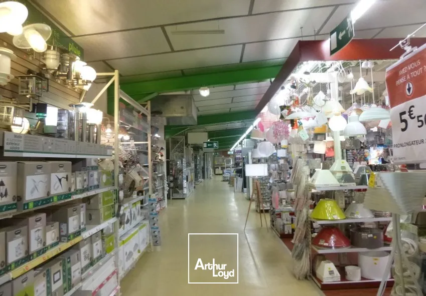 Locaux commerciaux - Location - USSEL - 19200 - 4416.7-4416.7 - 7618811