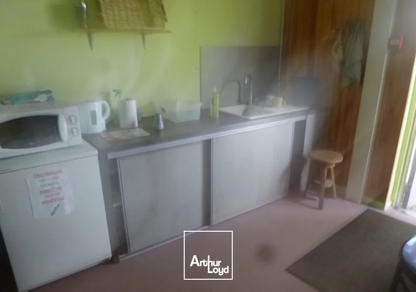 Locaux commerciaux - Location - USSEL - 19200 - 4416.7-4416.7 - 7618813