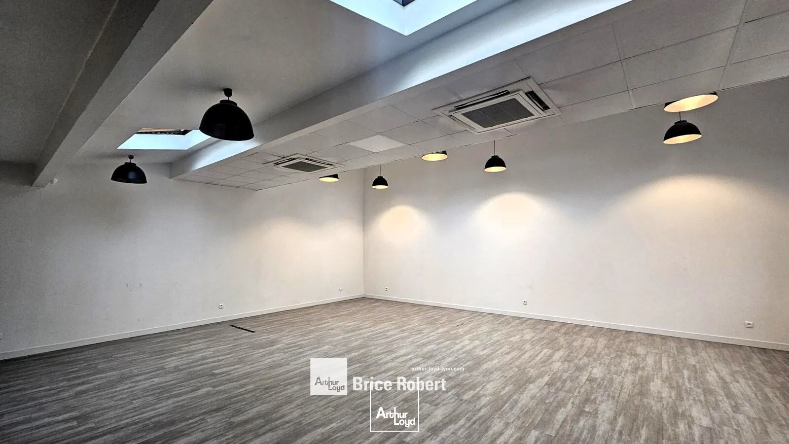 Bureaux - Location - VILLEURBANNE - 69100 - 240-240 - 7618972