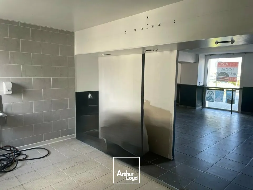 Locaux commerciaux - Location - LA ROCHE-SUR-YON - 85000 - 80-80 - 7619071