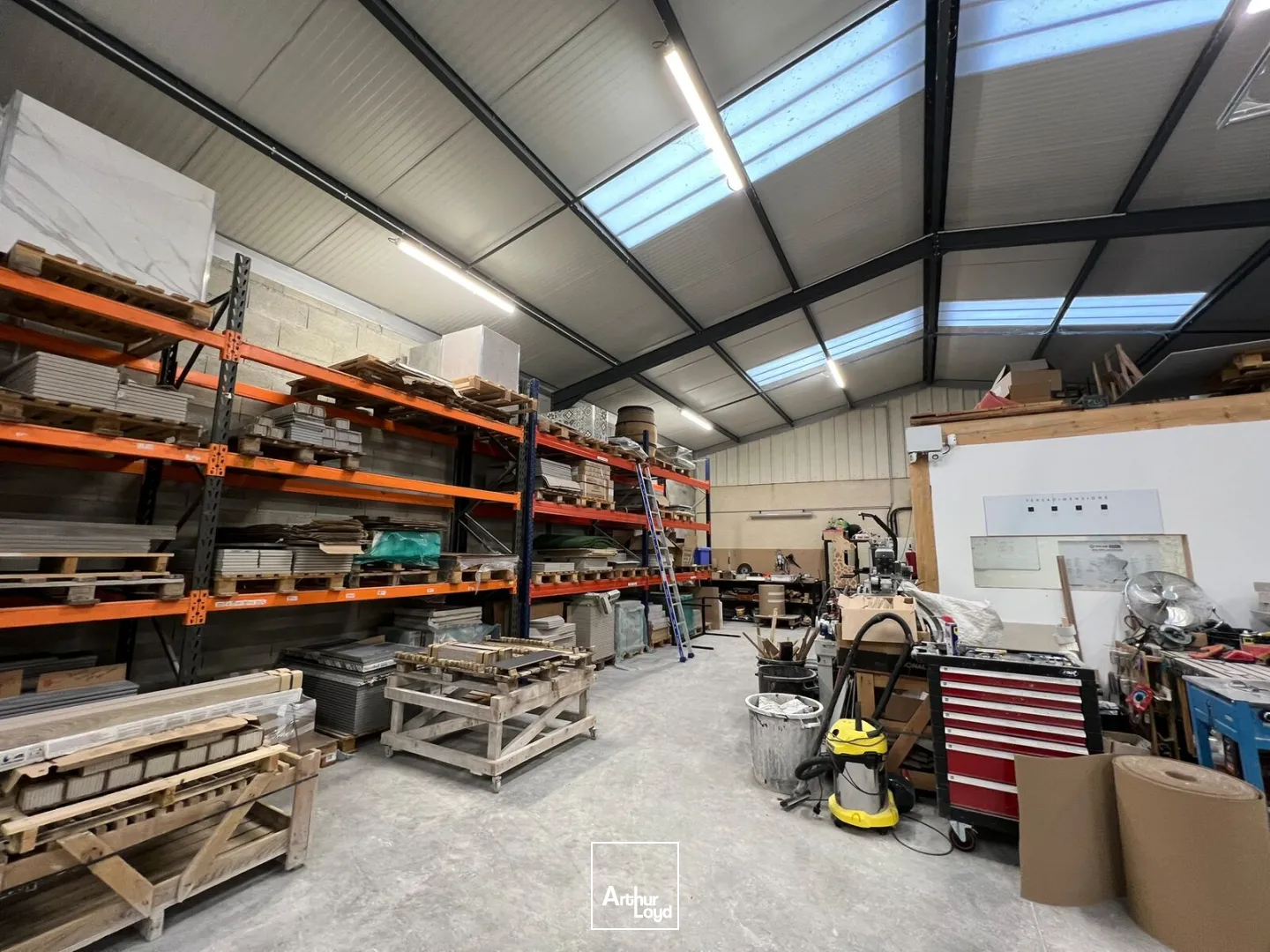 Locaux d'activité & Entrepôts - Location - SAINT LEGER SUR ROANNE - 42155 - 295-295 - 7619101