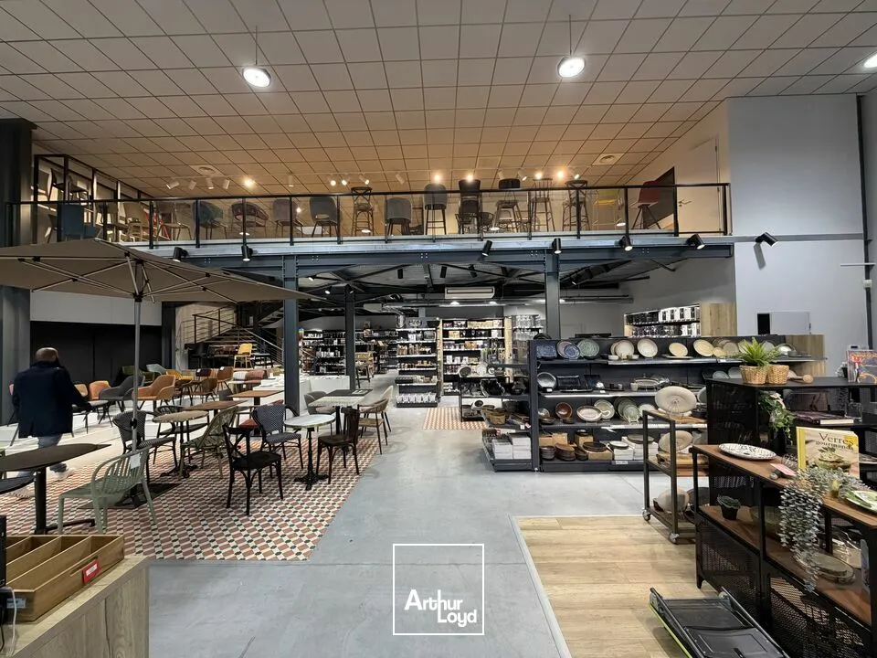 Locaux d'activité & Entrepôts - Location - VALENCE - 26000 - 499-499 - 7619209