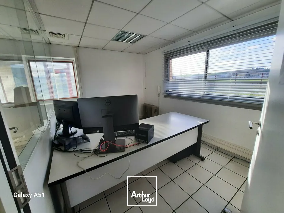 Locaux d'activité & Entrepôts - Vente - PONT-DU-CHÂTEAU - 63430 - 2500-2500 - 7619234