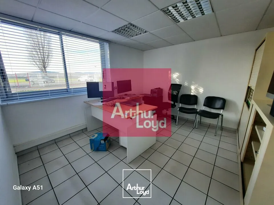 Locaux d'activité & Entrepôts - Vente - PONT-DU-CHÂTEAU - 63430 - 2500-2500 - 7619235