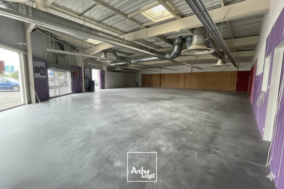 Locaux commerciaux - Location - LA ROCHE SUR YON - 85000 - 390-390 - 7619328