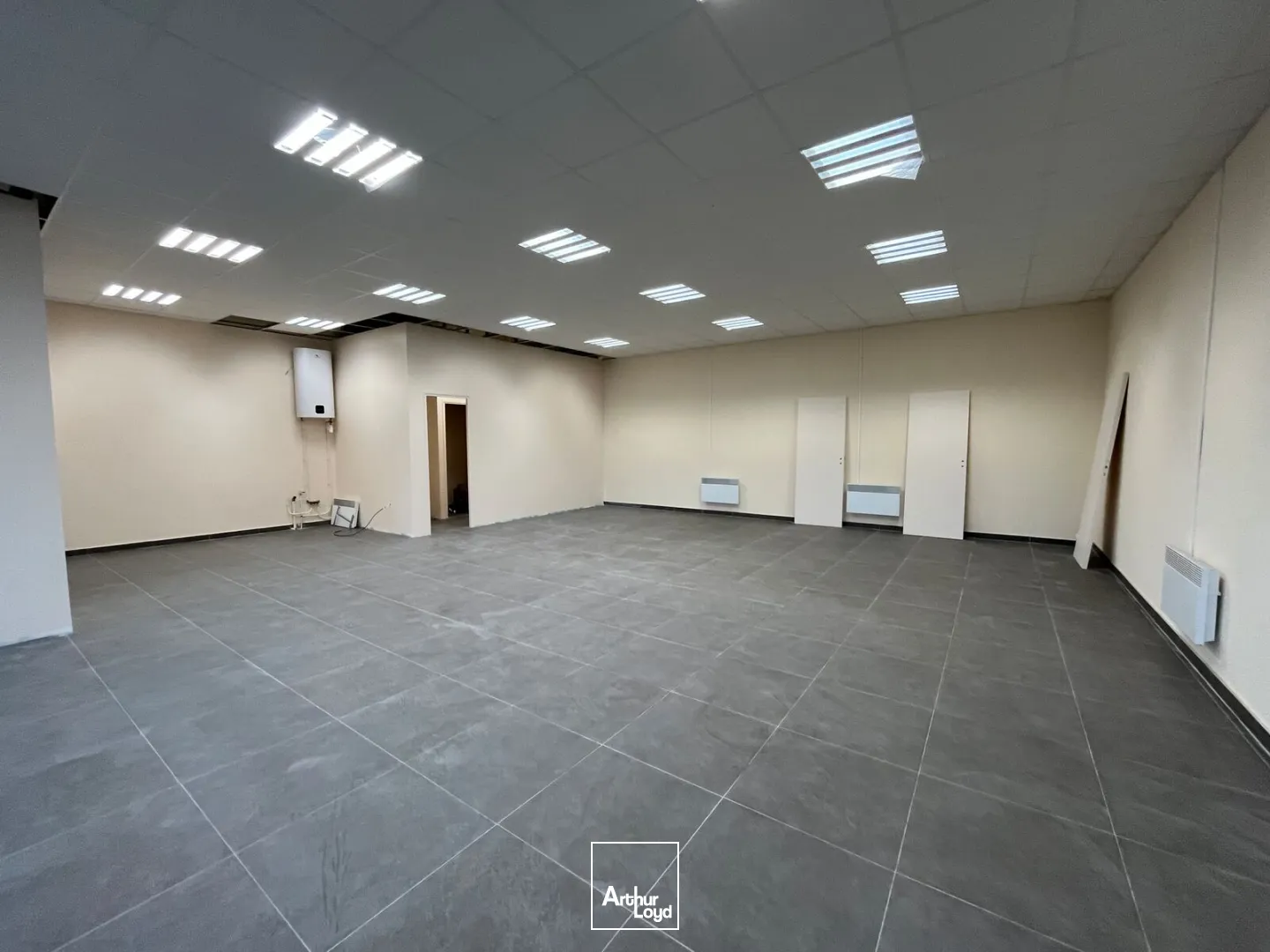 Bureaux - Location - MONTATAIRE - 60160 - 106.75-349.9 - 7619512