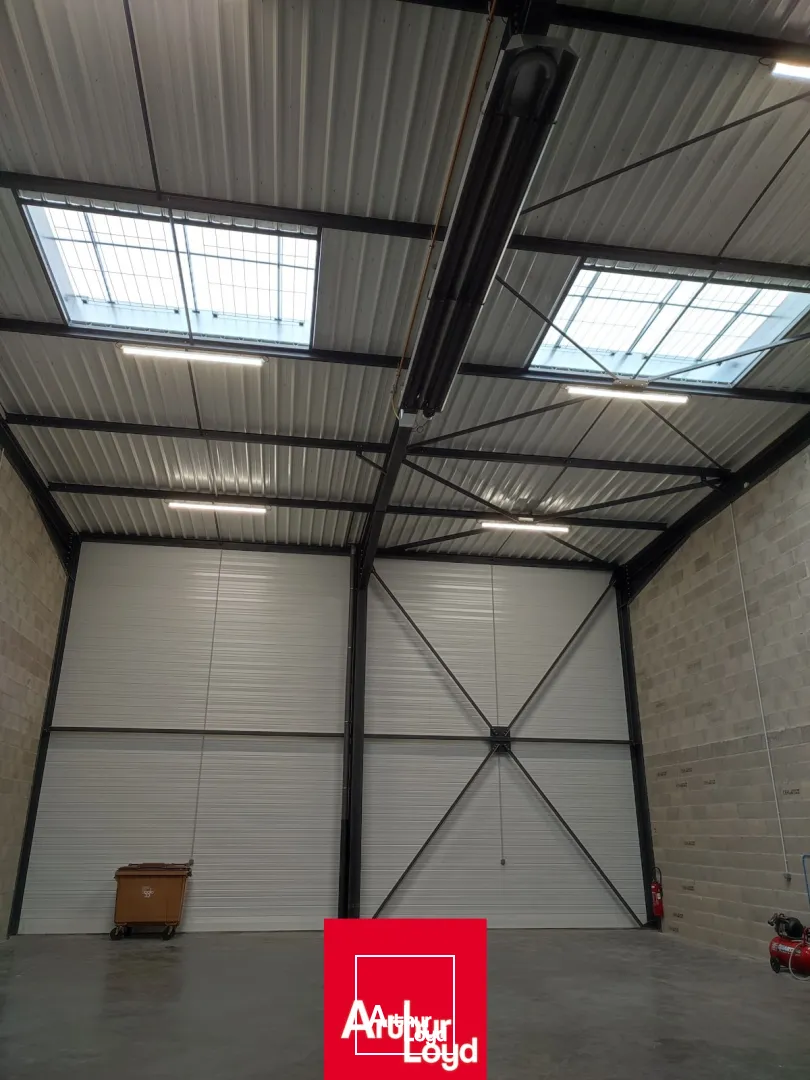 Locaux d'activité & Entrepôts - Location - VILLEFRANCHE SUR SAONE - 69400 - 327-327 - 7619581