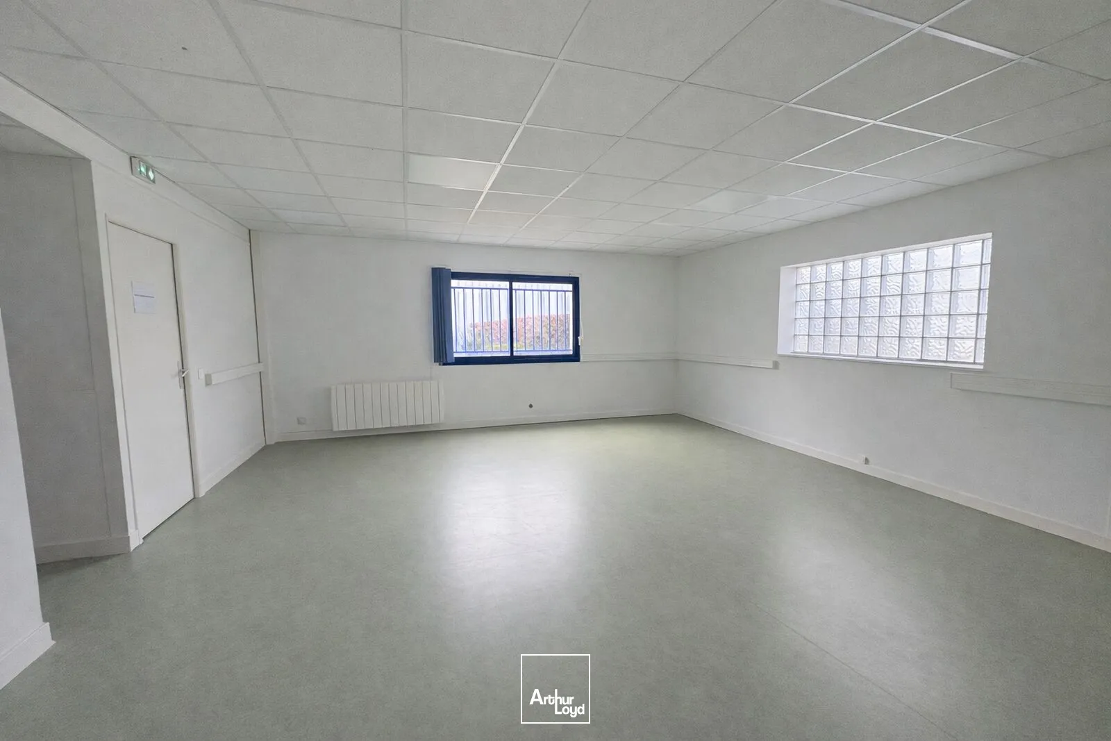 Locaux d'activité & Entrepôts - Location - SAINT JEAN DE BRAYE - 45800 - 320-320 - 7619960