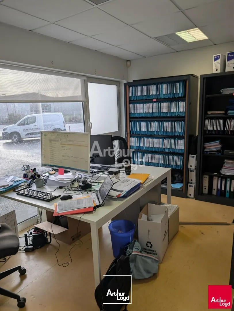 Locaux d'activité & Entrepôts - Location - SAINT-JACQUES-DE-LA-LANDE - 35136 - 240-240 - 7620225