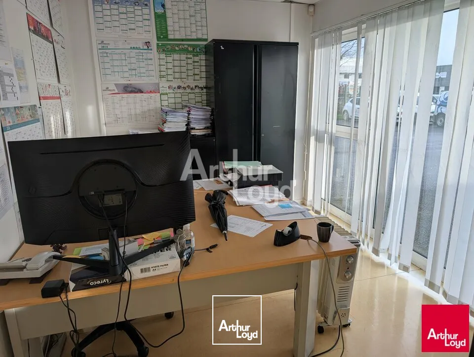 Locaux d'activité & Entrepôts - Location - SAINT-JACQUES-DE-LA-LANDE - 35136 - 240-240 - 7620224