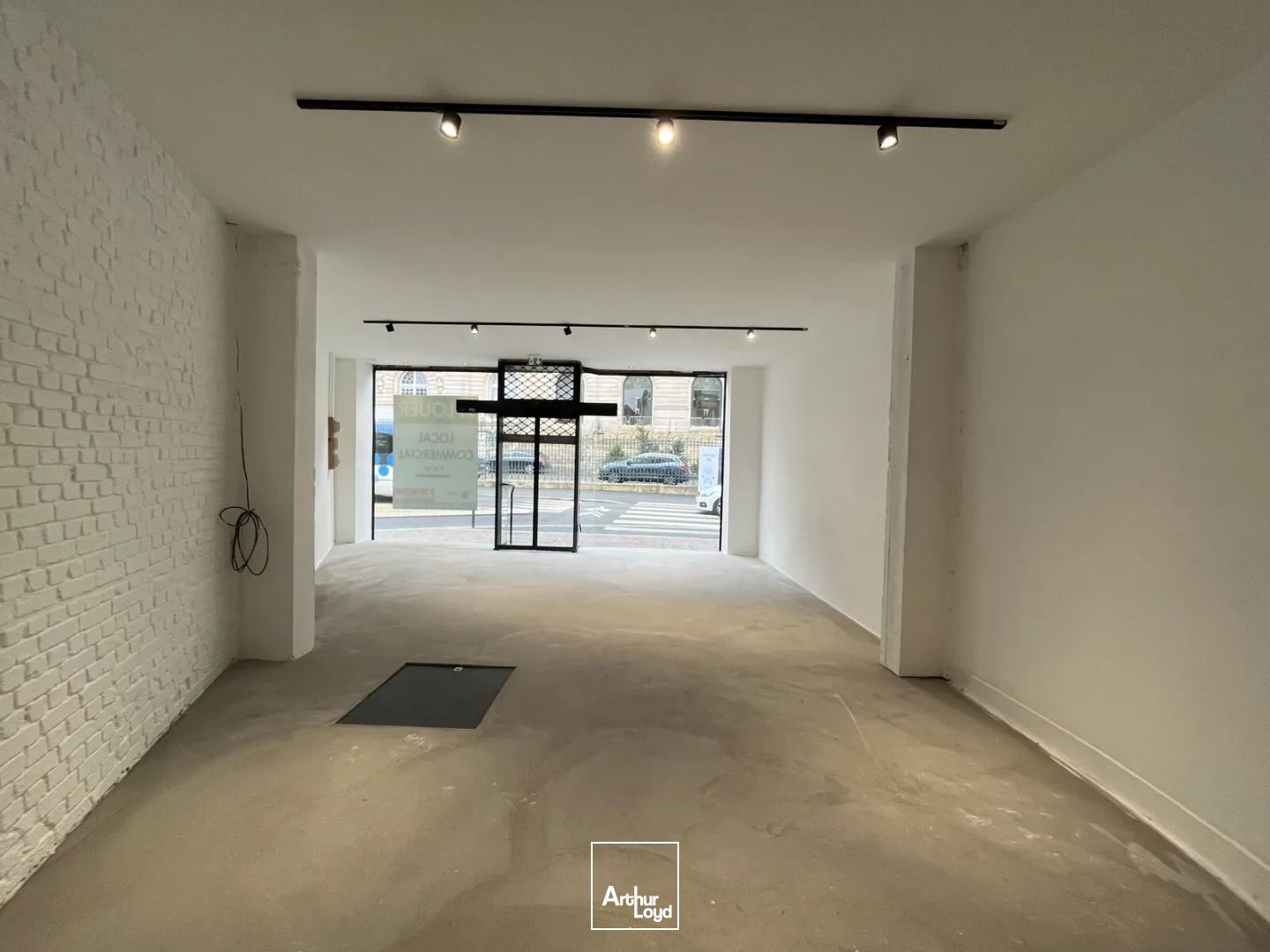 Locaux commerciaux - Location - SAINT QUENTIN - 02100 - 85-85 - 7620333