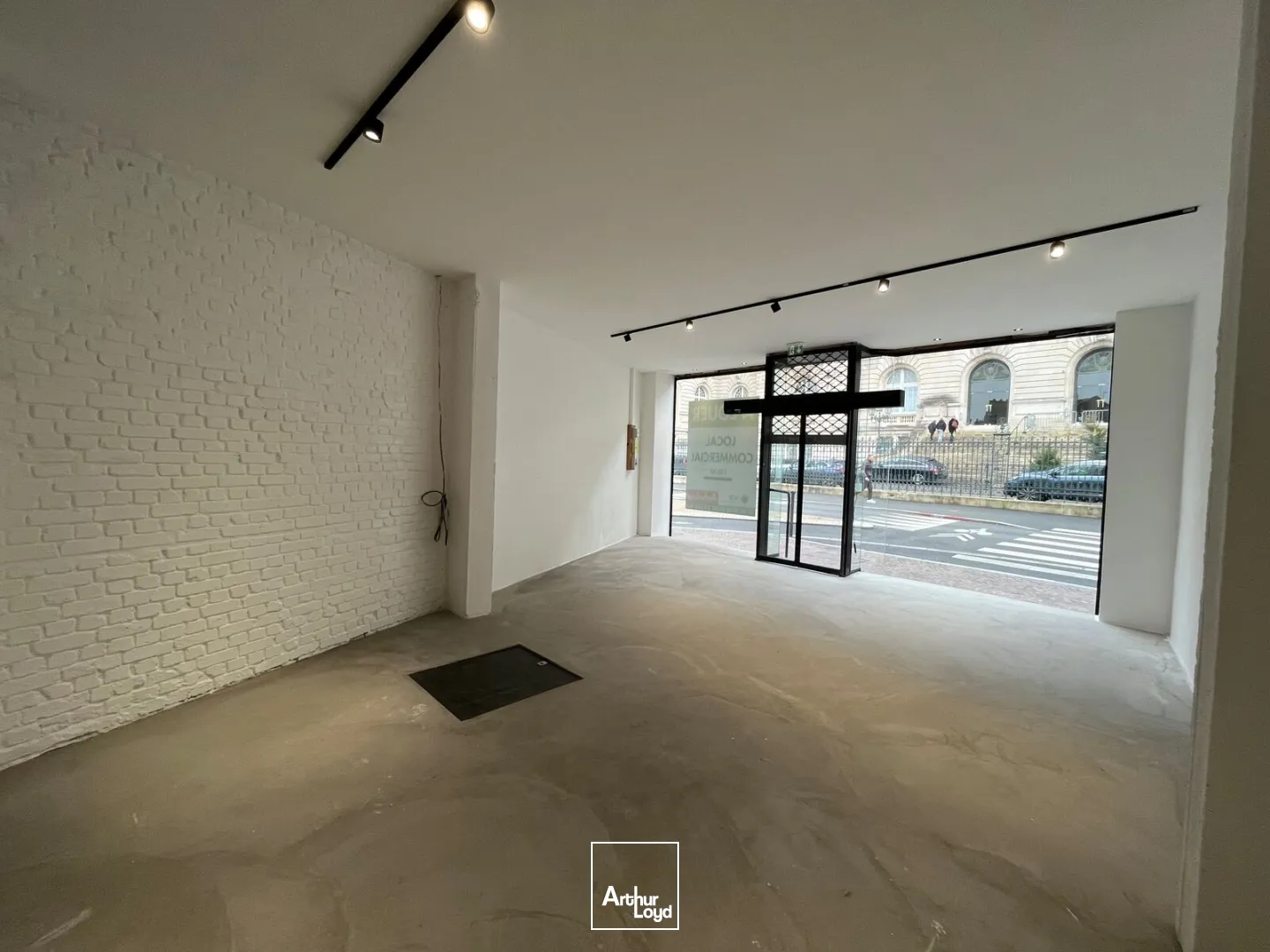 Locaux commerciaux - Location - SAINT QUENTIN - 02100 - 85-85 - 7620334