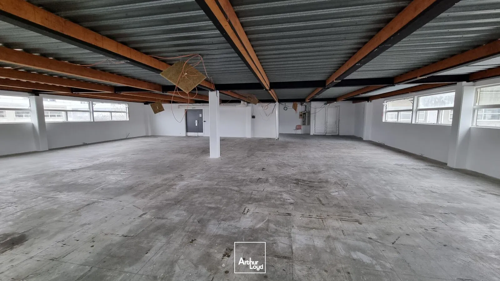 Locaux d'activité & Entrepôts - Location - PARIS - 75015 - 245.34-4186.68 - 7620754