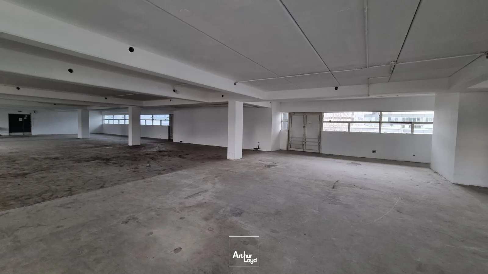 Locaux d'activité & Entrepôts - Location - PARIS - 75015 - 245.34-4186.68 - 7620761