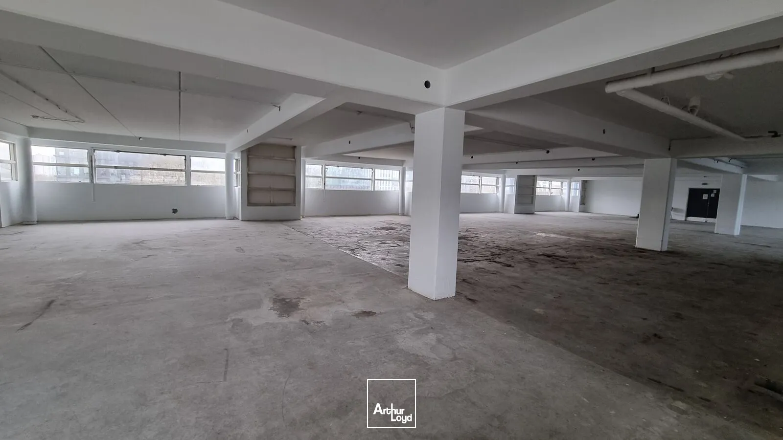 Locaux d'activité & Entrepôts - Location - PARIS - 75015 - 245.34-4186.68 - 7620762