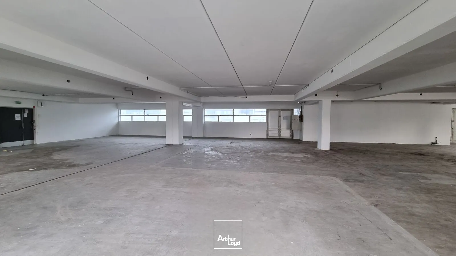 Locaux d'activité & Entrepôts - Location - PARIS - 75015 - 245.34-4186.68 - 7620763