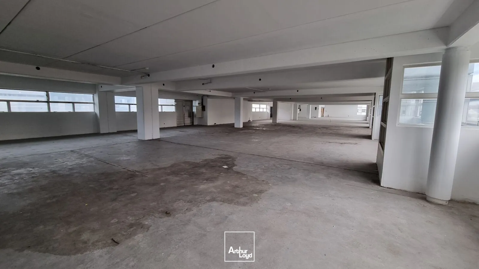 Locaux d'activité & Entrepôts - Location - PARIS - 75015 - 245.34-4186.68 - 7620764